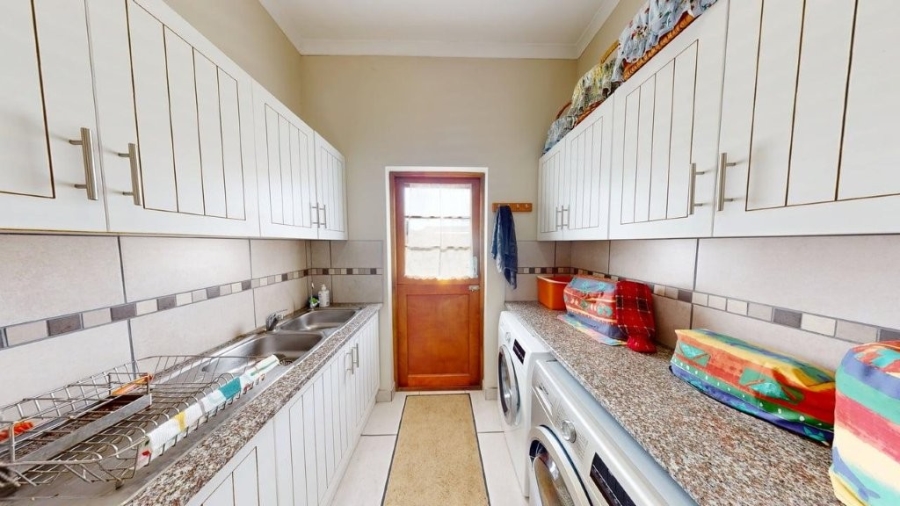 3 Bedroom Property for Sale in Stilbaai Wes Western Cape